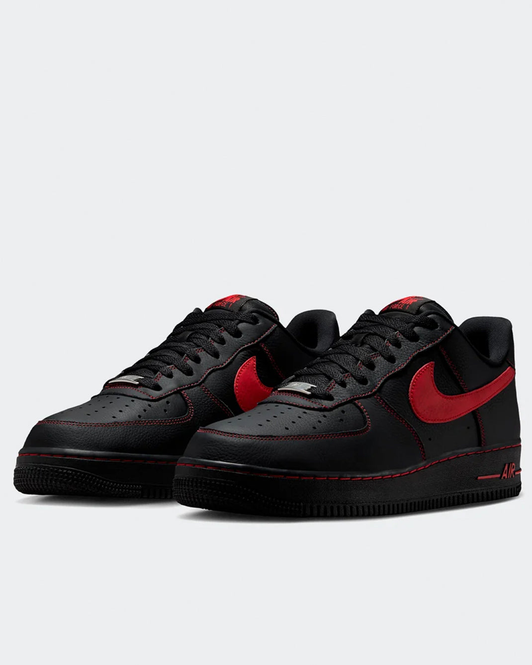 NIKE AIR FORCE1 LV8 BRED
